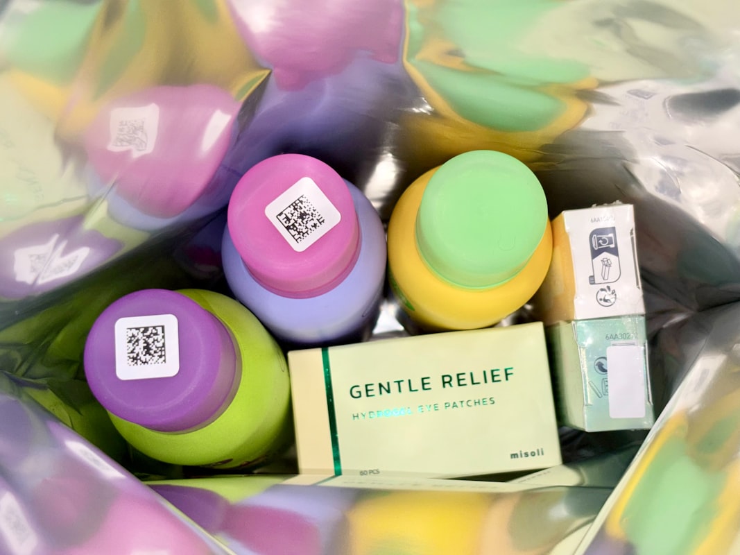 Natural ingredients in sensitive skin moisturizers